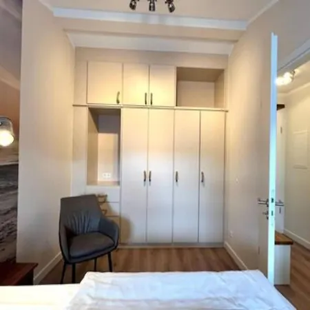 Moderne Mit 2 Schlafzimmern Und Balkon Apartment *